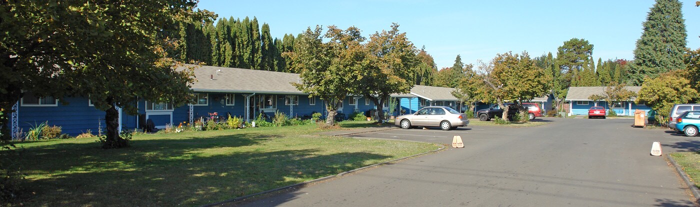 Prima Plaza in Salem, OR - Building Photo