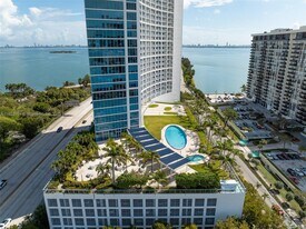 601 NE 36th St in Miami, FL - Building Photo