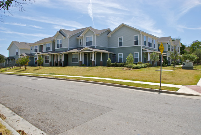 Pavilions at Samuels Apartments in Fort Worth, TX - Building Photo - Building Photo