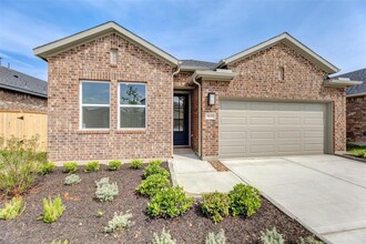 9610 Angelina Water Dr in Cypress, TX - Foto de edificio - Building Photo