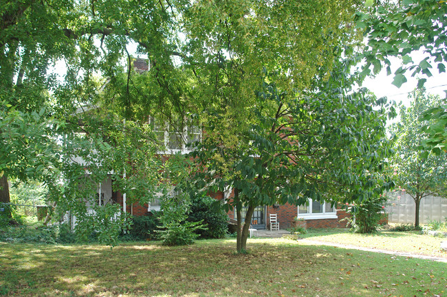 1104 Stratton Ave in Nashville, TN - Building Photo - Building Photo