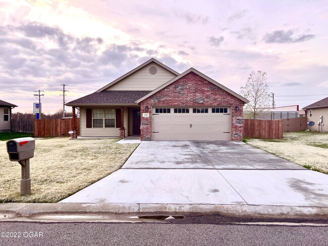 property at 2120 Park Pl