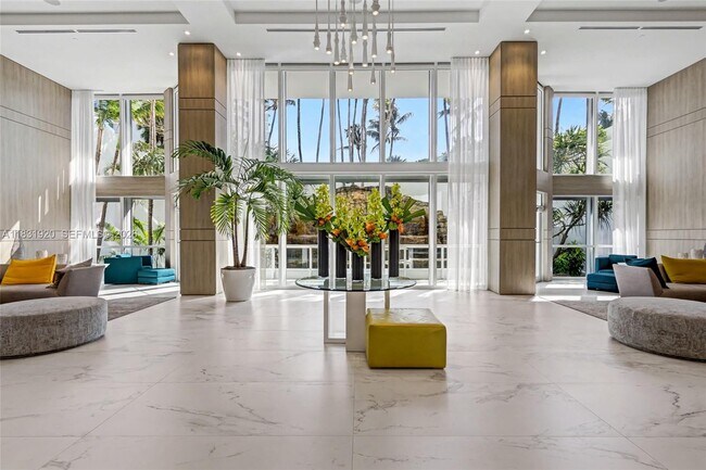 21055 Yacht Club Dr in Aventura, FL - Building Photo - Building Photo