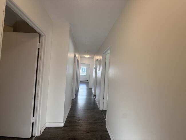 201 Laval St in Coquitlam, BC - Building Photo - Building Photo