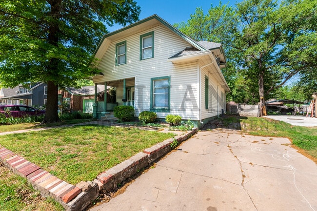 1923 N Burns Ave in Wichita, KS - Building Photo - Building Photo