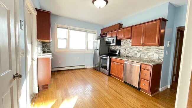 636 Dorchester Ave, Unit 2 in Boston, MA - Building Photo - Building Photo