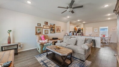 992 E Starling St in Fayetteville, AR - Building Photo - Building Photo