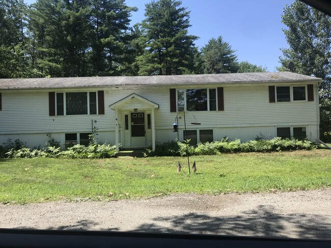 4 Clara Hill Ln, Unit C in Essex, VT - Building Photo - Building Photo