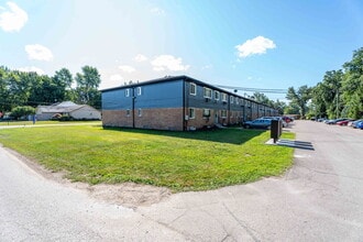 ONE11 UTICA PARK in Utica, MI - Building Photo - Building Photo