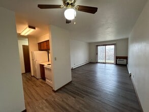 Northgate Apartments LLC in Beloit, WI - Building Photo - Interior Photo