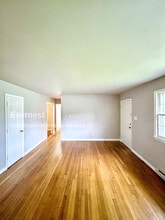 10813 Bluebell Dr in Glen Allen, VA - Building Photo - Building Photo