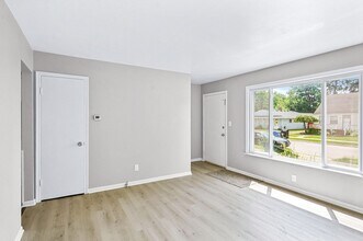 14921 Myola Ave in Warren, MI - Building Photo - Building Photo