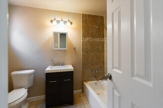 3045 Golfcrest Blvd in Houston, TX - Building Photo - Building Photo