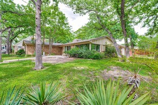 1602 Glen Valley Dr in Irving, TX - Building Photo