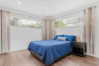 21000 Highland Lakes Blvd in North Miami Beach, FL - Building Photo - Building Photo