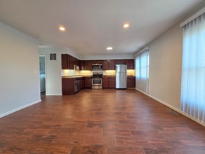 331 Lawn Terrace in Round Lake, IL - Building Photo - Building Photo