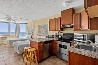 8817 S Thomas Dr in Panama City Beach, FL - Building Photo - Building Photo