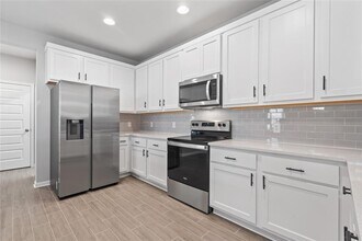 233 Kellys Heroes Wy in Jarrell, TX - Building Photo - Building Photo