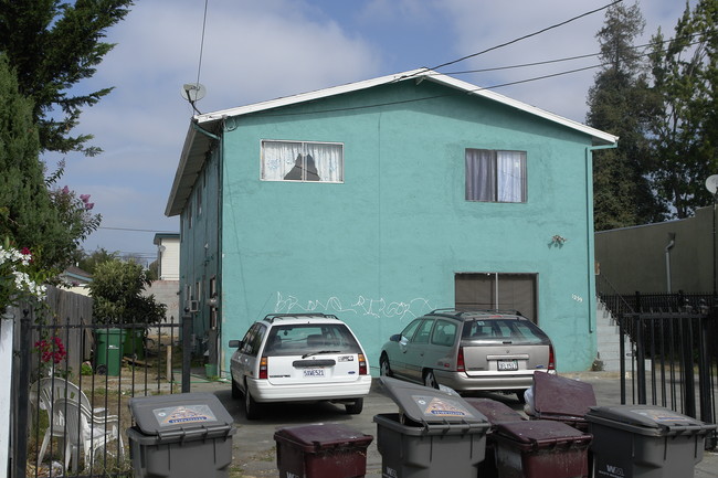 1239 88th Ave in Oakland, CA - Foto de edificio - Building Photo