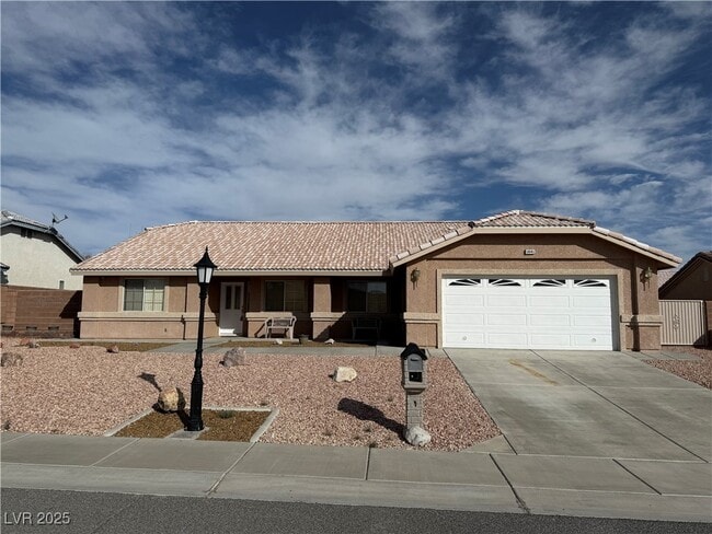 property at 1841 S Vineyard Dr W