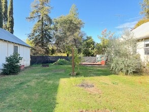 330 Starr Dr in Yuba City, CA - Building Photo - Building Photo