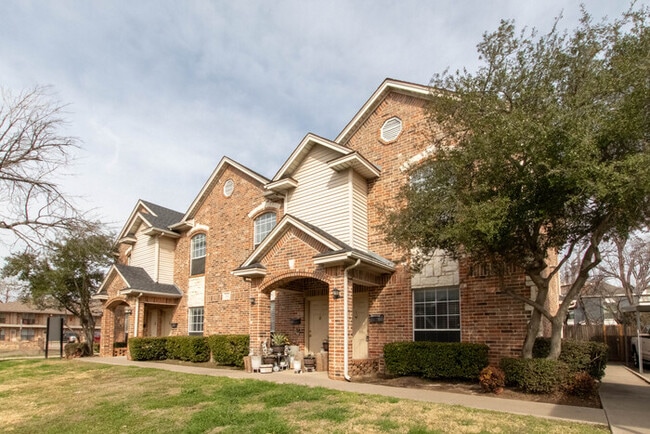 501 Withers St in Denton, TX - Building Photo - Building Photo