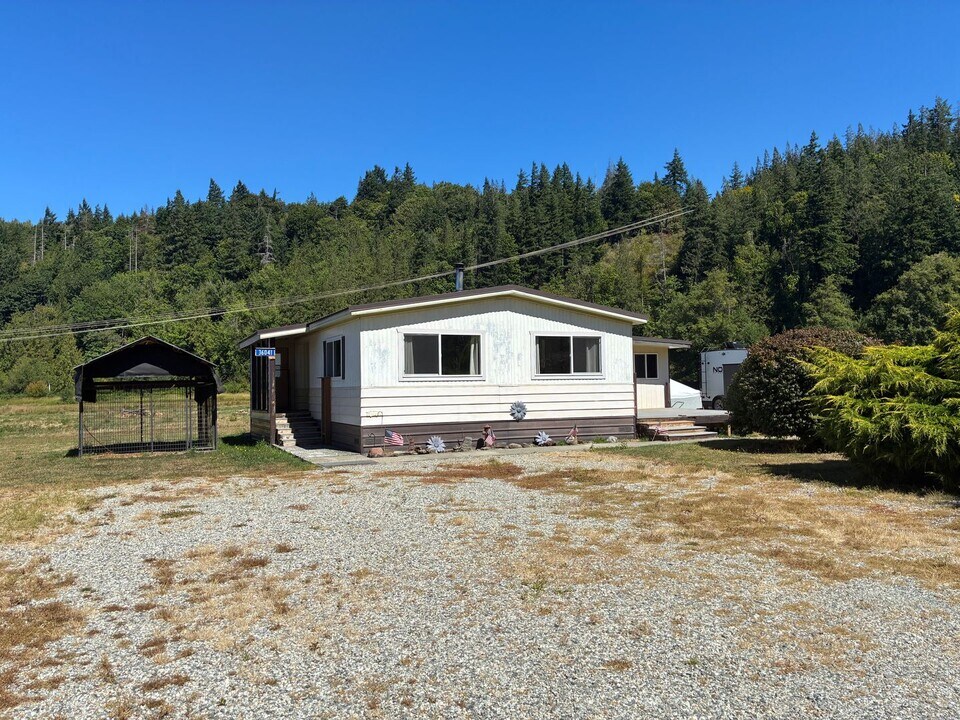36041 Ohara Rd in Sedro Woolley, WA - Foto de edificio