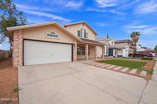 13713 Paseo del Mar Dr in Horizon City, TX - Building Photo - Building Photo