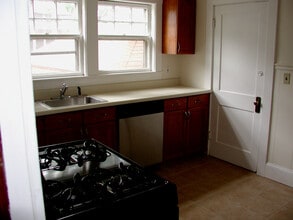 13 Higgins St, Unit 1 in Arlington, MA - Foto de edificio - Building Photo