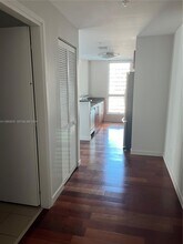 300 S Biscayne Blvd, Unit 1601 in Miami, FL - Building Photo - Building Photo