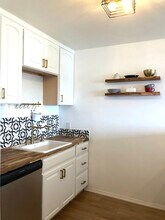 1 Embarcadero W, Unit 171 in Oakland, CA - Building Photo - Building Photo
