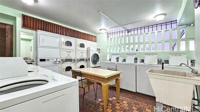 1541 Dominis St in Honolulu, HI - Building Photo - Building Photo