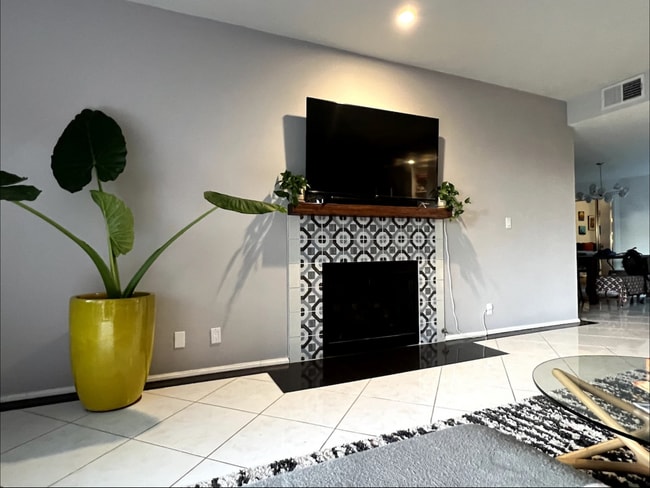 311 Bora Bora Way, Unit 209 in Marina Del Rey, CA - Building Photo - Building Photo
