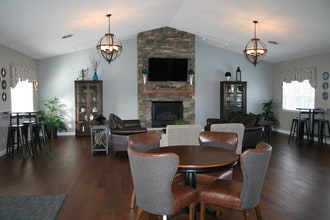 Fairfield Place in O'Fallon, IL - Foto de edificio - Building Photo