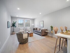 398 Bremen St, Unit 1 in Boston, MA - Building Photo