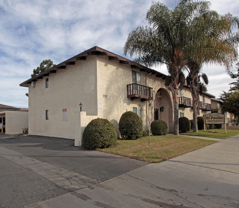 El Pueblo in Garden Grove, CA - Foto de edificio