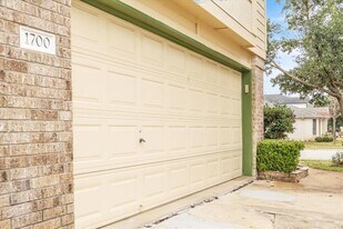 1700 W Pflugerville Pkwy in Round Rock, TX - Building Photo - Building Photo