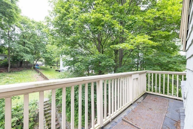 157 Bigelow St in Boston, MA - Building Photo - Building Photo