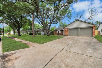 6034 Vickijohn Dr in Houston, TX - Building Photo - Building Photo