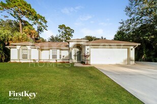 362 Overbrook St in Port Charlotte, FL - Building Photo