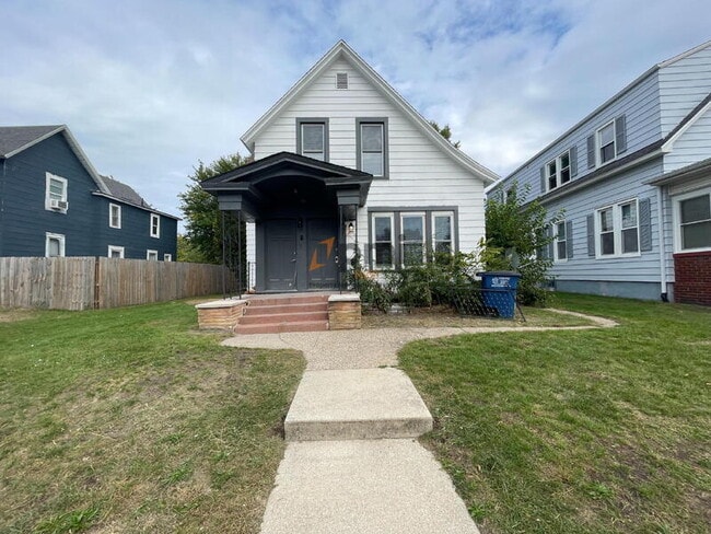 1204 Manhattan St in Michigan City, IN - Building Photo - Building Photo