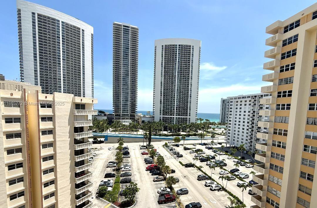 1817 S Ocean Dr in Hallandale Beach, FL - Building Photo