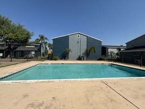 Edinburg Place Apartments in Edinburg, TX - Foto de edificio - Building Photo