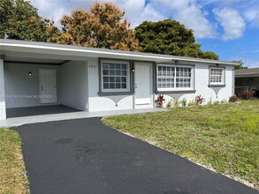 2231 NW 9th Pl in Fort Lauderdale, FL - Foto de edificio - Building Photo