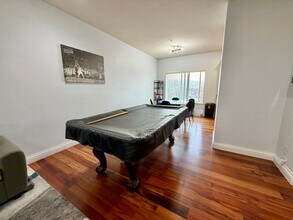 16489 Liberty St in San Leandro, CA - Foto de edificio - Building Photo