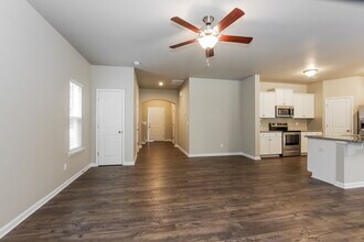 204 Neal Dr in Charlotte, NC - Building Photo - Building Photo