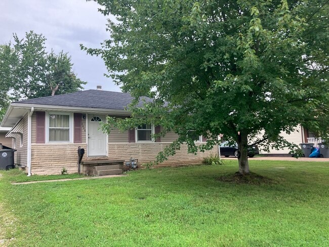 property at 2506 E Missouri St