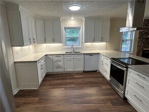 1811 Trophy Dr in Marietta, GA - Building Photo - Building Photo