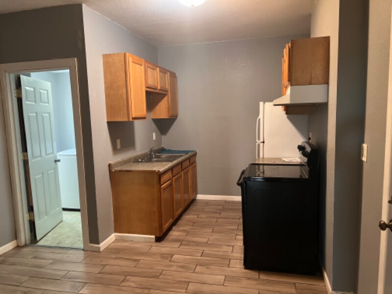 307 W 3rd St in Muscatine, IA - Building Photo