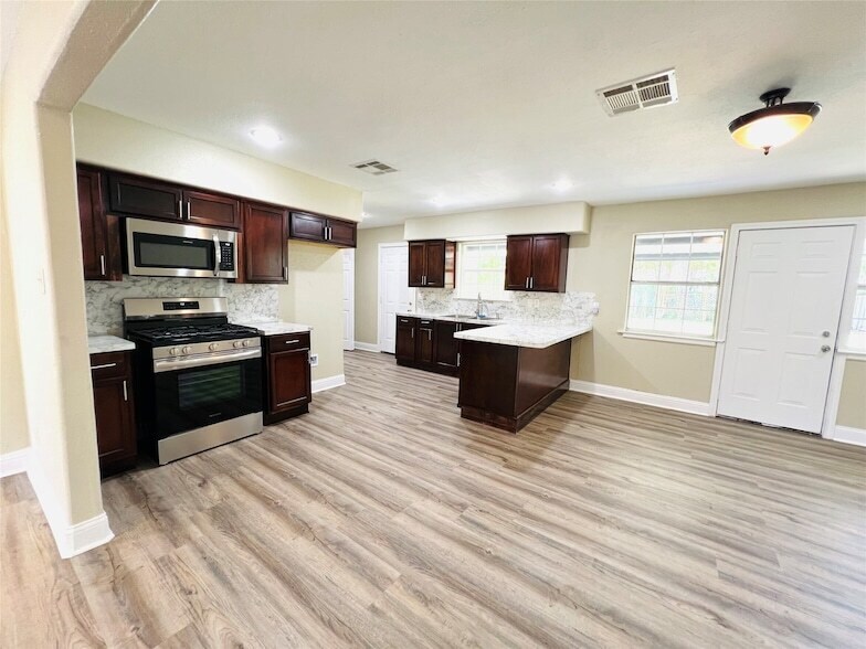 5222 Kelling St in Houston, TX - Building Photo